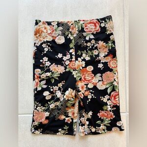 Floral Patterned Black Biker Shorts